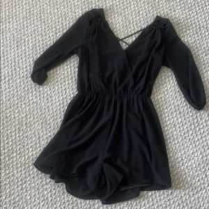 Romper. Mid-sleeves